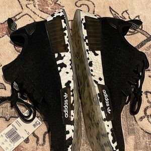 🔥 adidas NMD_R1 Black Color Splash – DEADSTOCK – Size 11 🔥